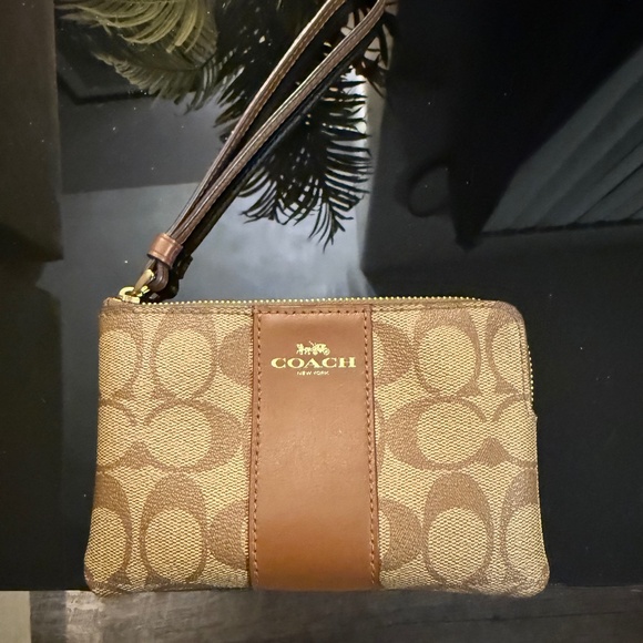 Coach Wristlet - Picture 1 of 2